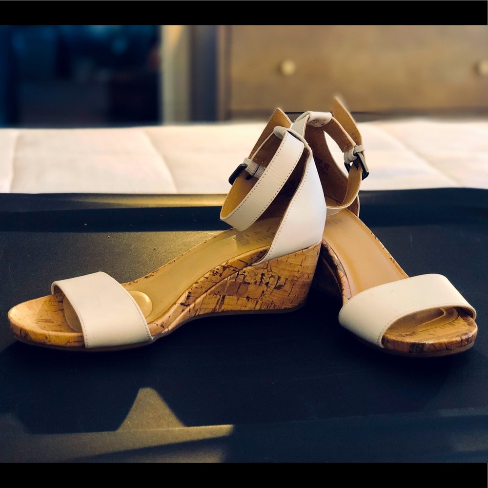 Naturalizer White Leather Wedge Sandals - Size 6